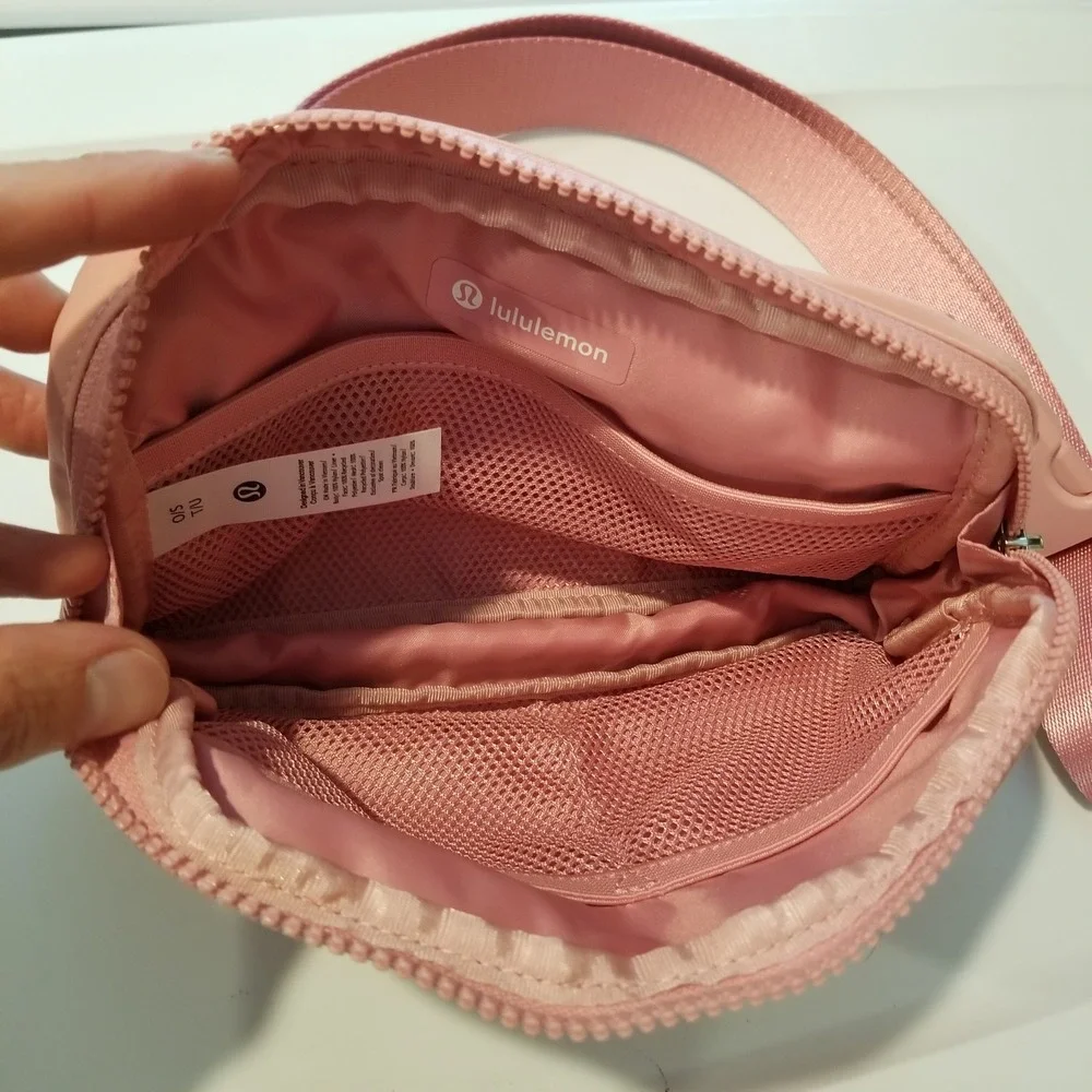 lululemon Everywhere Belt Bag Large Women O/S Pink‎ 2L Water Repellent LU9B11S